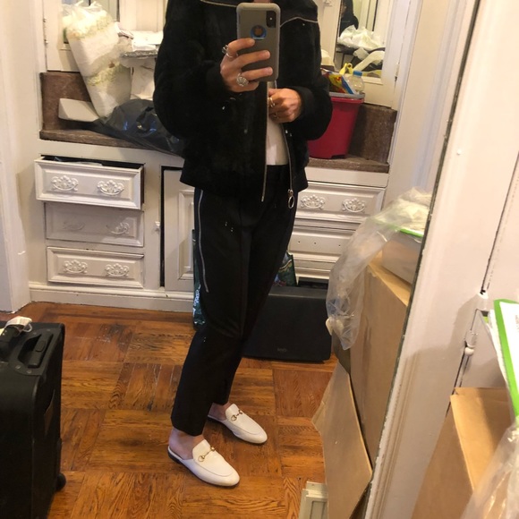 Meet your Posher, Melissa - Picture 3 of 4